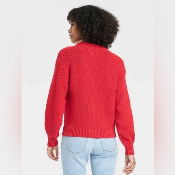 Red crewneck pullover sweater Universal Thread.  New with tag.  Size XL.  NWT. - Picture 2 of 3